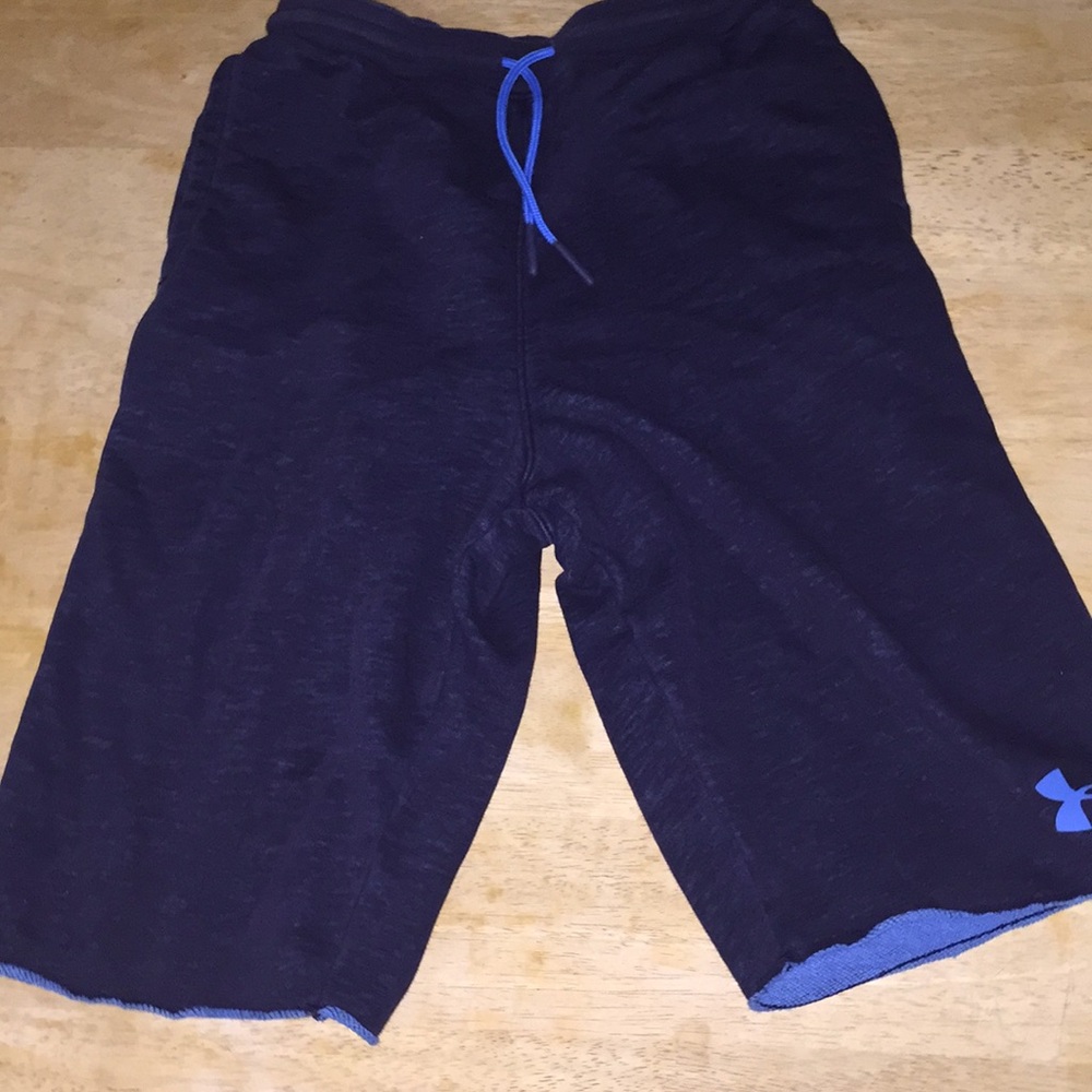 Large Under armour black shorts